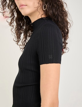 Playera manga corta Hugo cuello alto para mujer