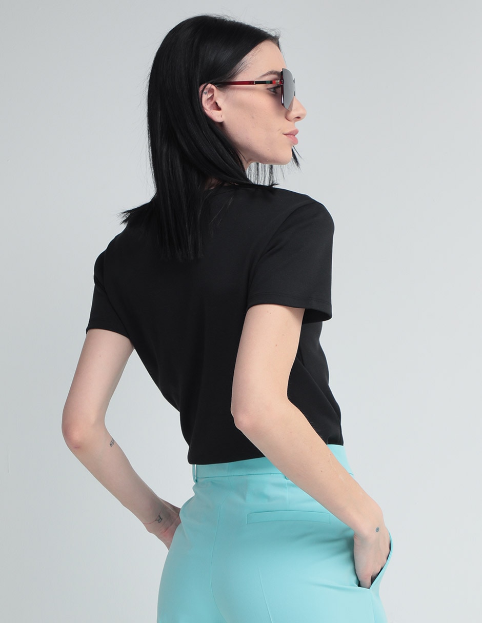 Playera manga corta cuello redondo para mujer 2
