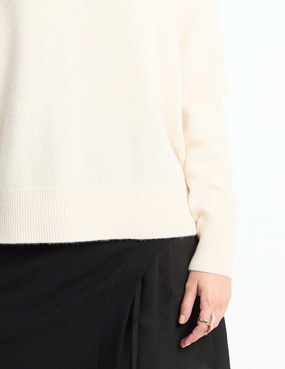 Suéter cuello redondo para mujer 5
