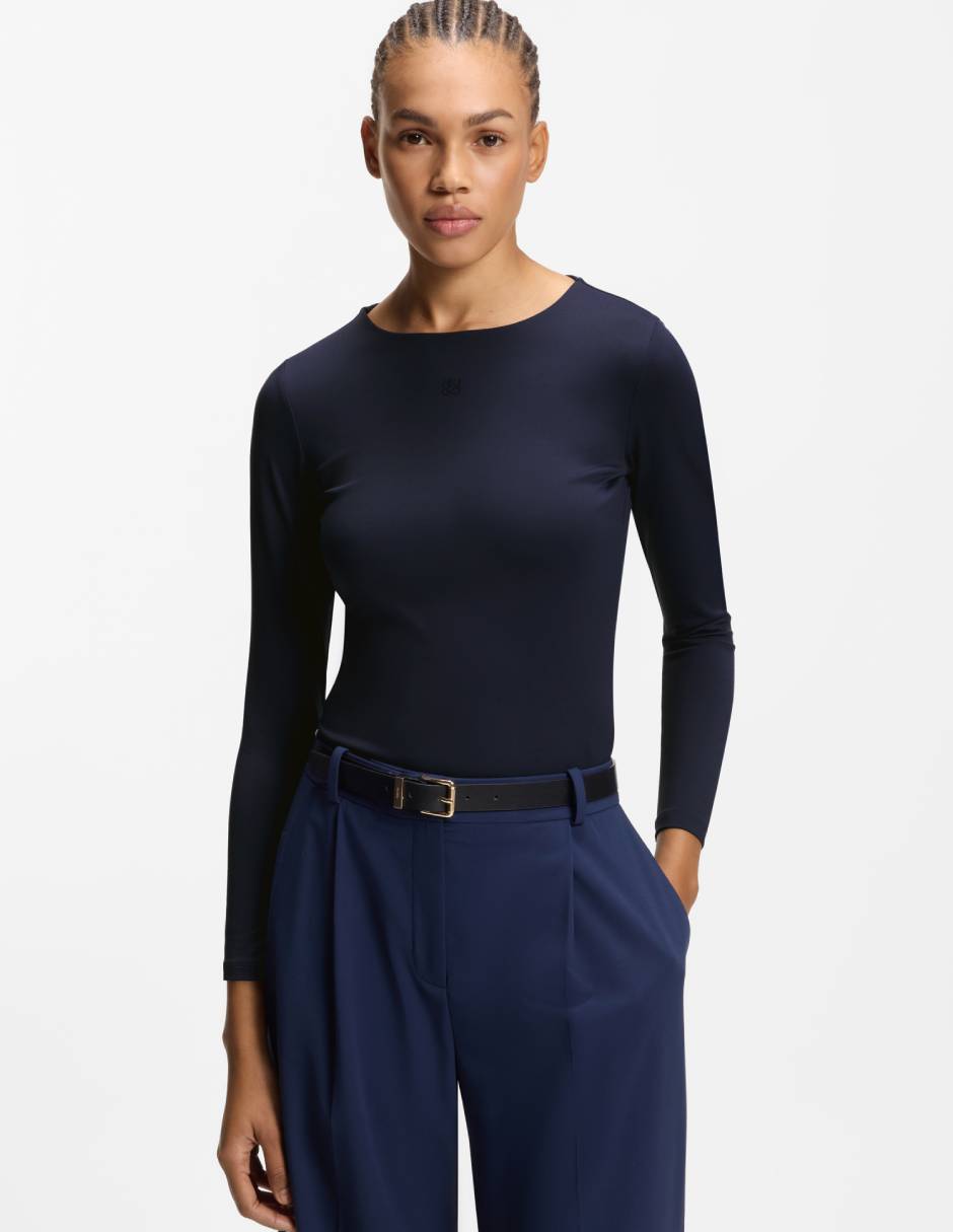 Top cuello redondo escote regular