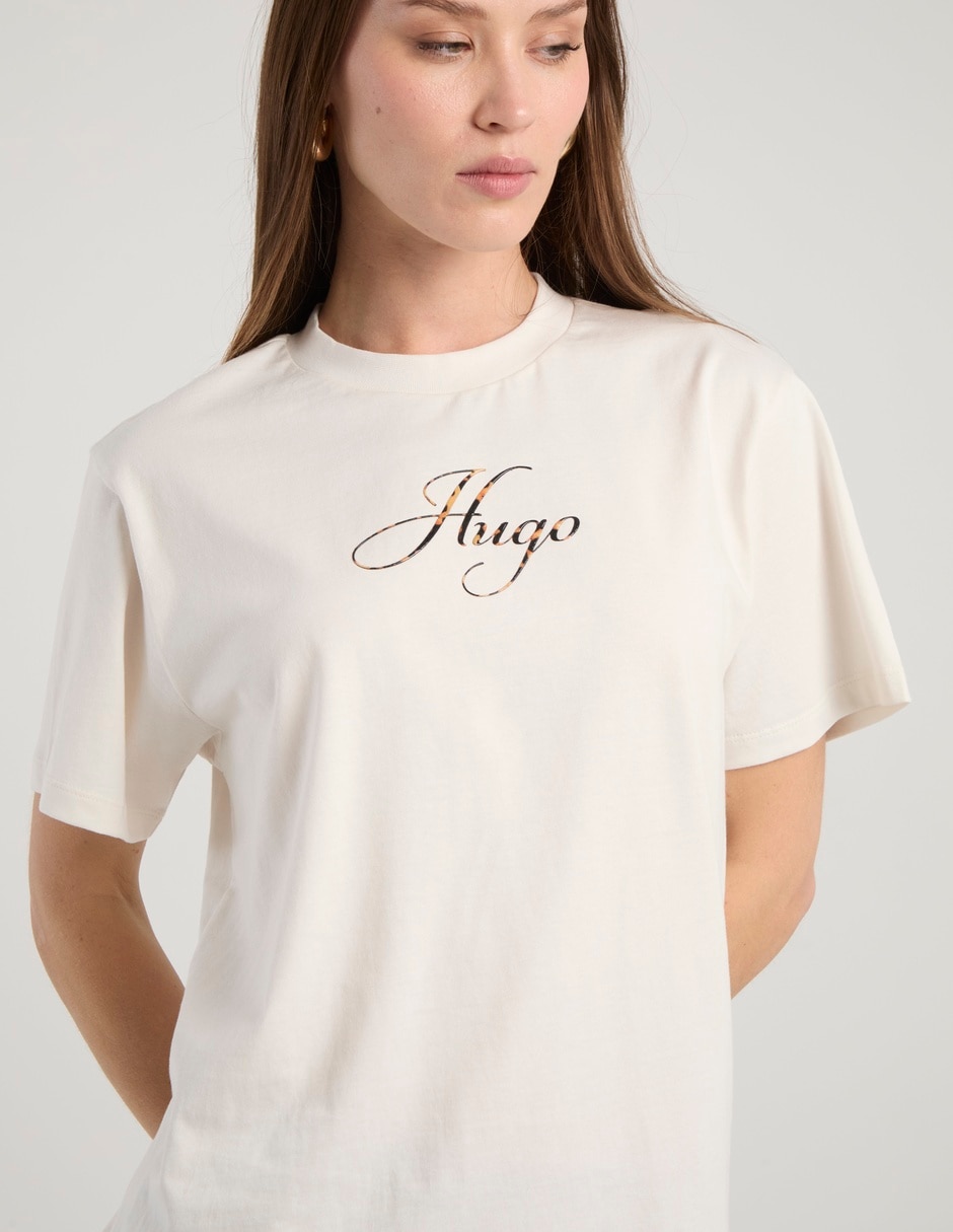 Playera manga corta cuello redondo para mujer 4