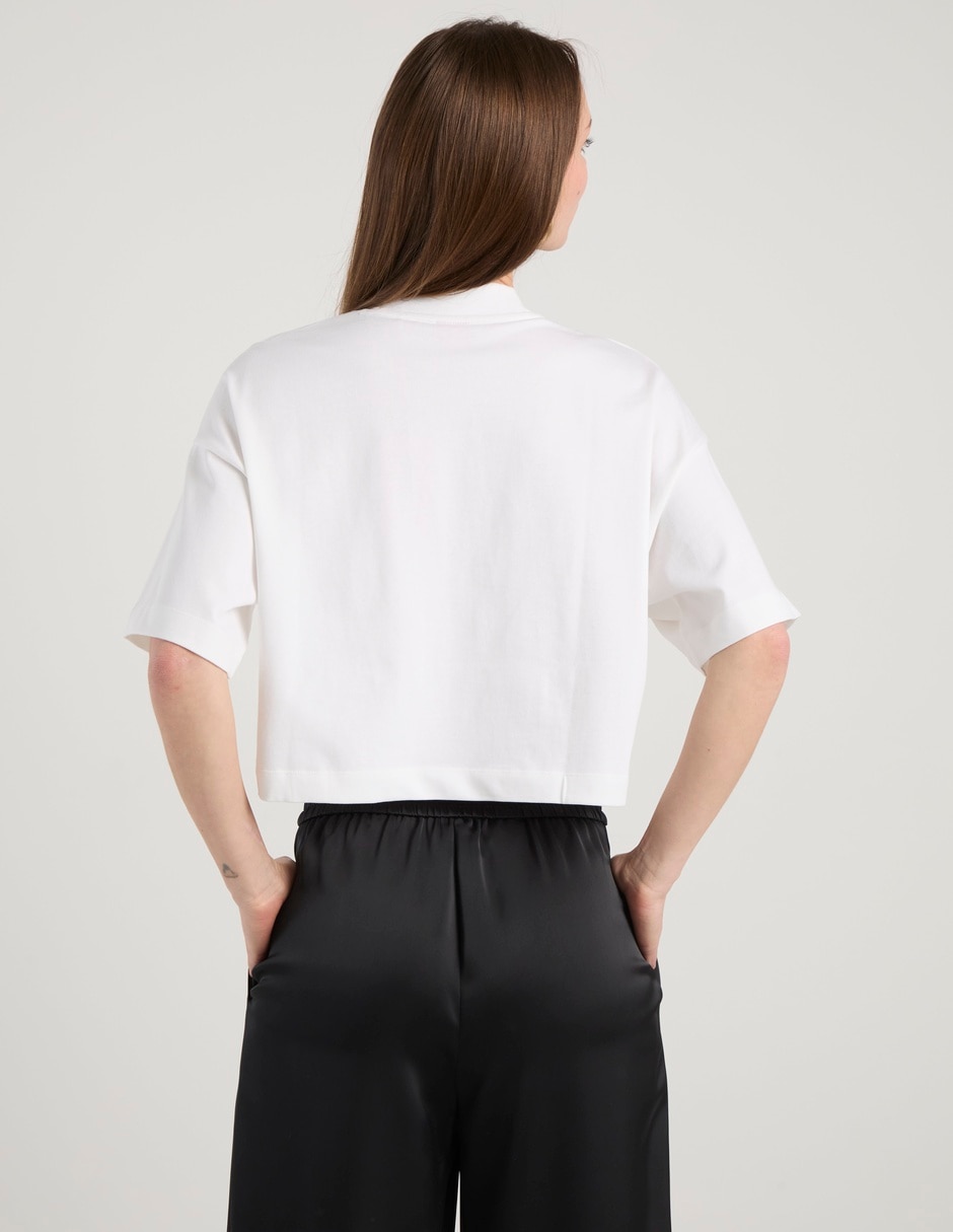 Playera manga corta cuello redondo para mujer 6