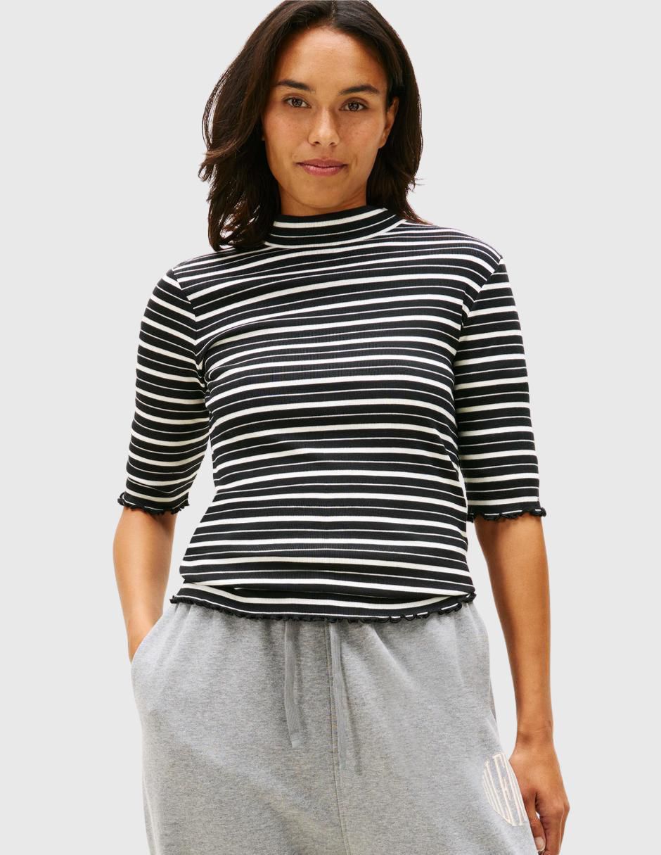 Playera manga al codo cuello redondo para mujer